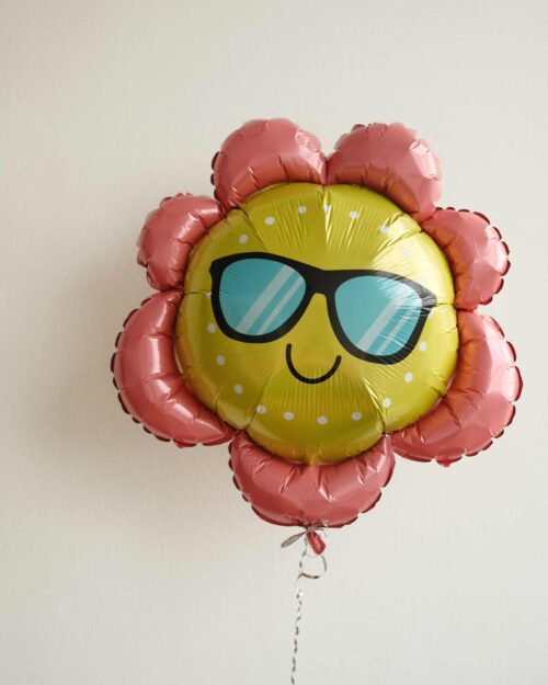 Smiley daisy foil balloon 2
