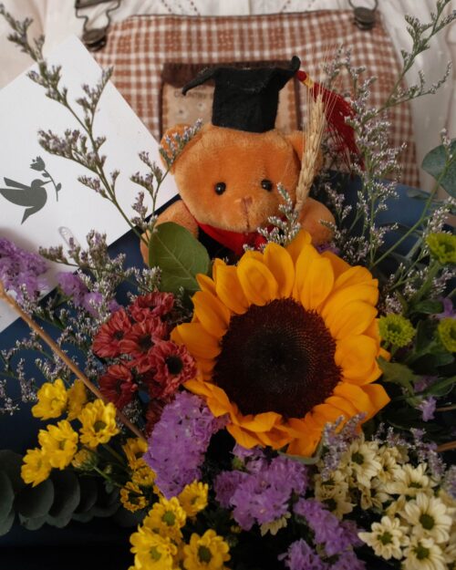 sunflower graduation bouquet brown bear zoom 1