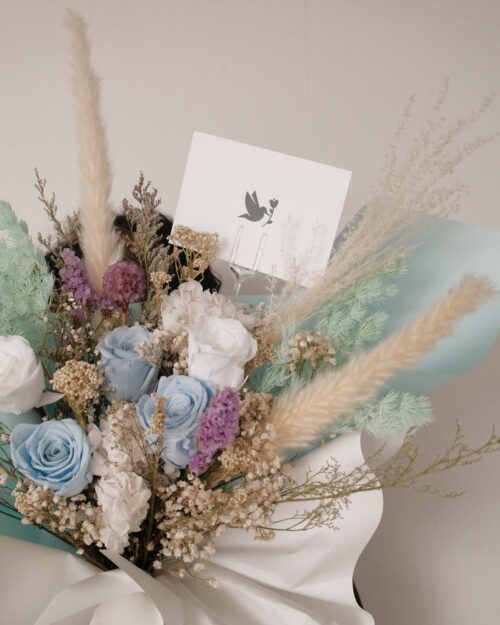 Winter (Dried & Preserved flowers) winter right