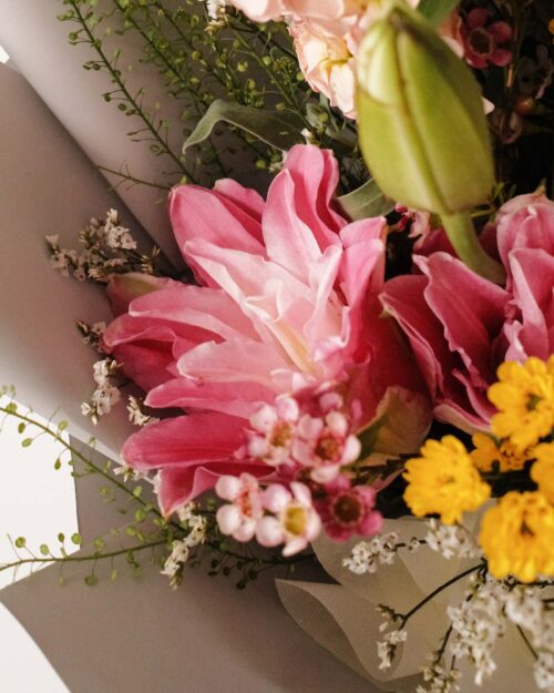 Patrice Patrice rose lilies lieft