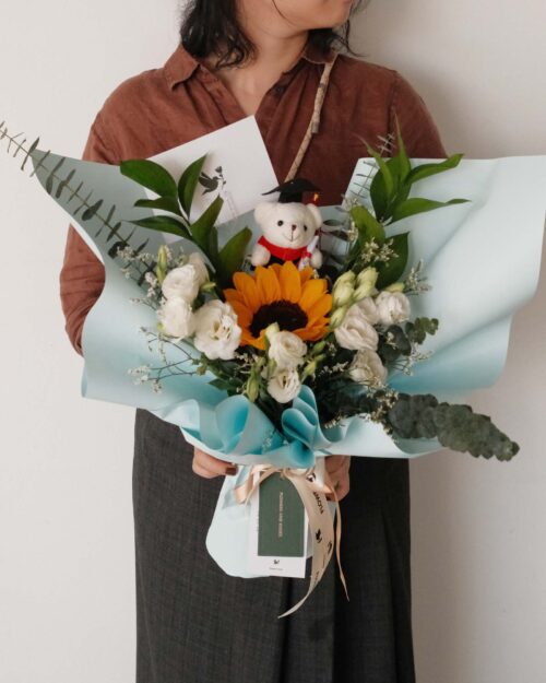 Grad oliver white bear top front