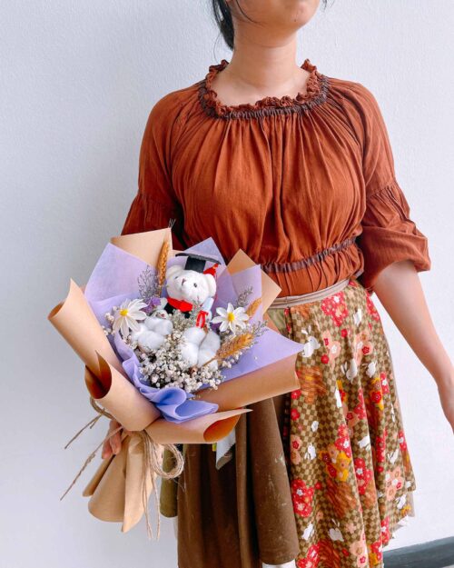 Alternative view of Graduation Cotton Flowers