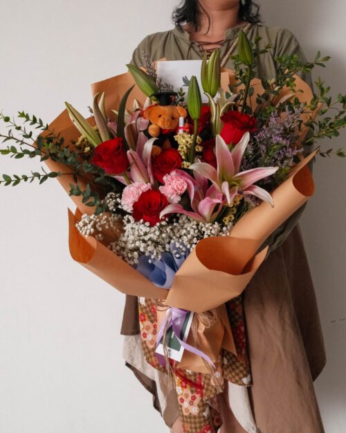 graduation giselle brown bear front 1