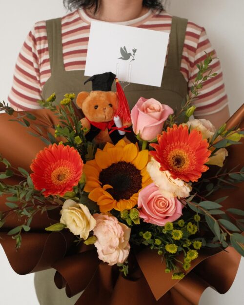 graduation marigold brown bear zoom 1