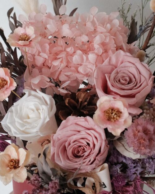 Farah (Dried & Preserved flowers) Farah pot zoom middl