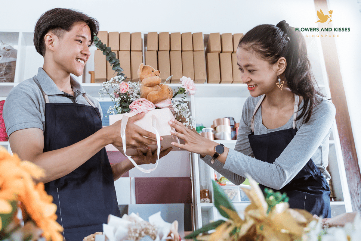 A guide to flower delivery in Singapore Singaporean entrepreneurs prepares their birthday flower delivery for a client