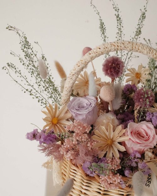 Dollie (Dried & Preserved flowers)1