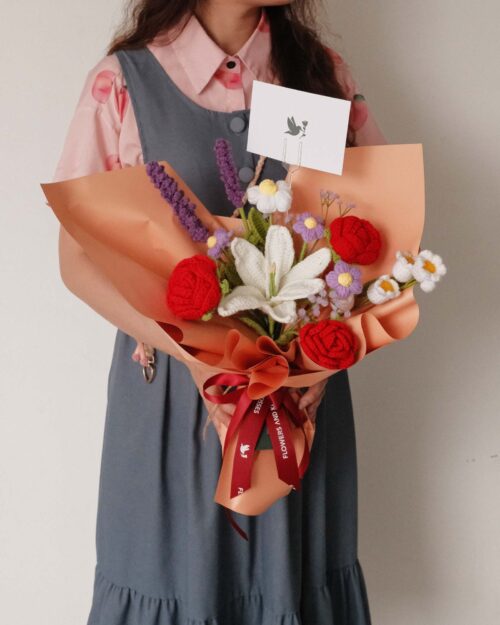 Lola Crochet bouquet