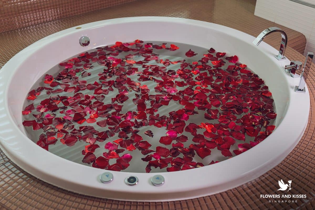 <strong>4 Romantic Ways to Use Rose Petals</strong> Rose petal bath-rose bouquet Singapore