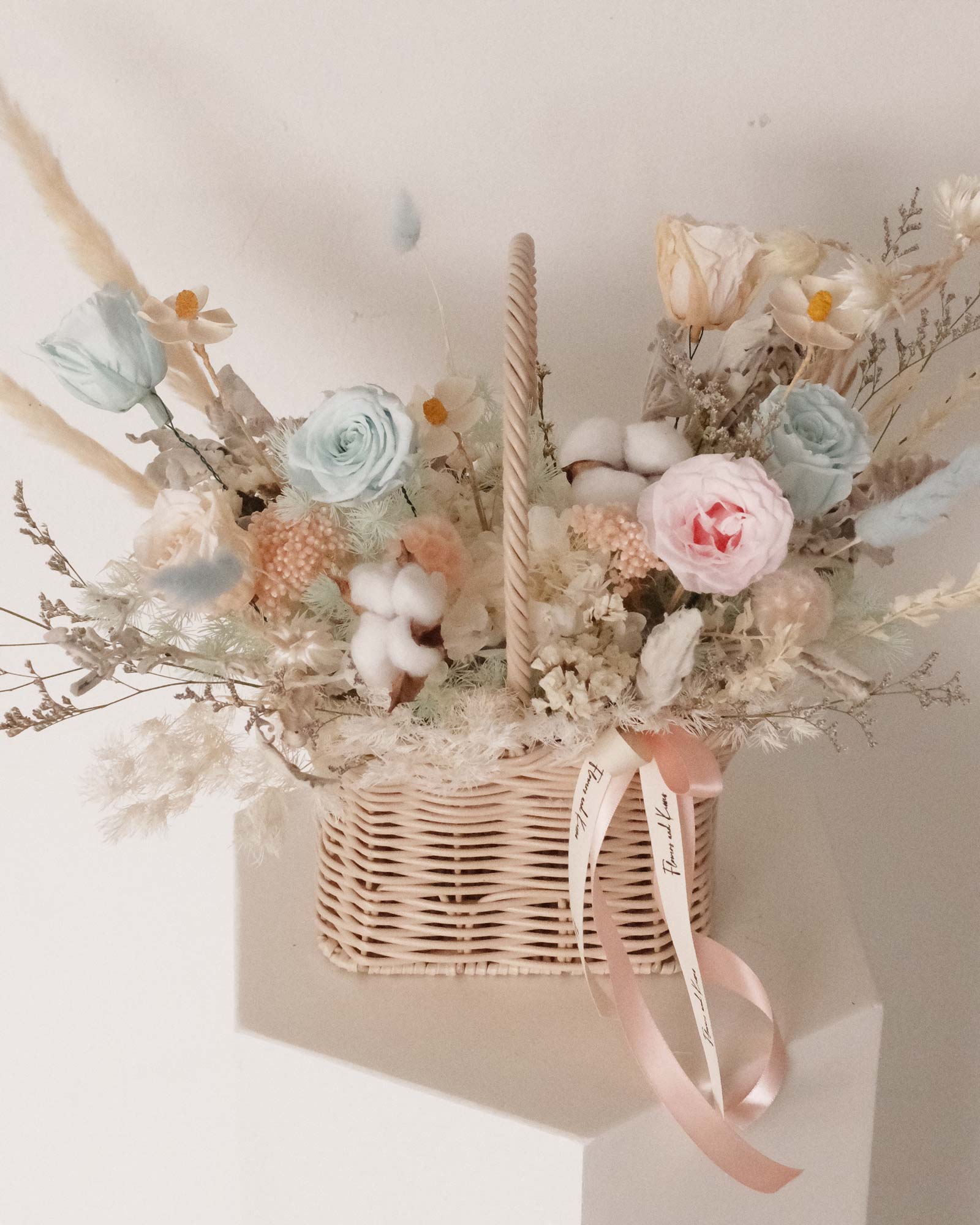 Whisper (Dried & Preserved flowers) whisper 2211