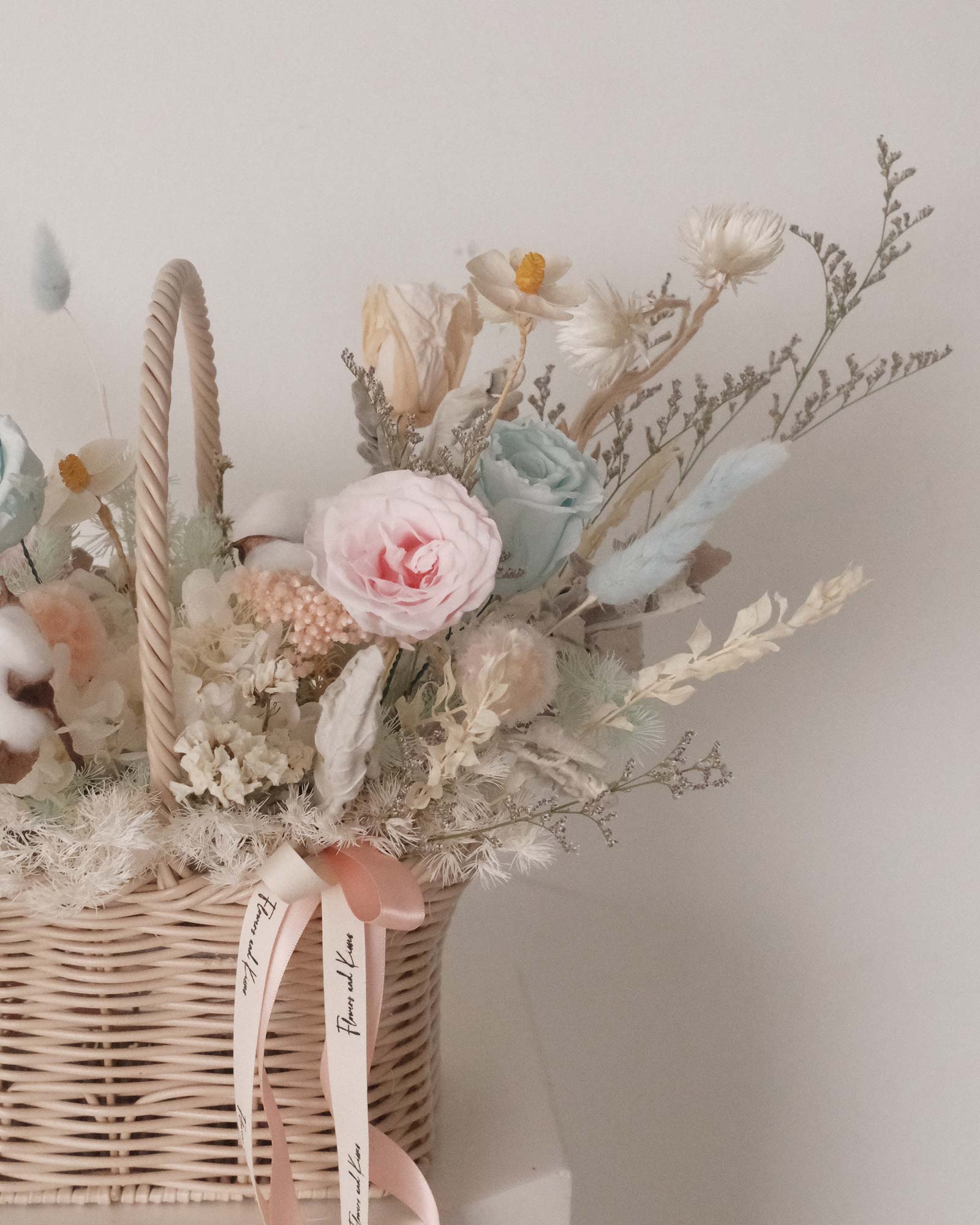 Whisper (Dried & Preserved flowers) whisper 222