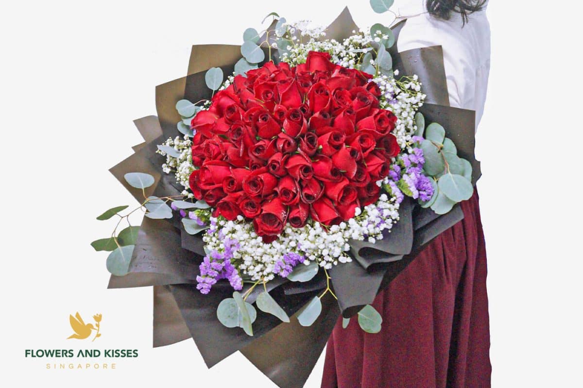 <strong>What Your Favourite Flower Says About You</strong> Red roses-rose bouquet singapore