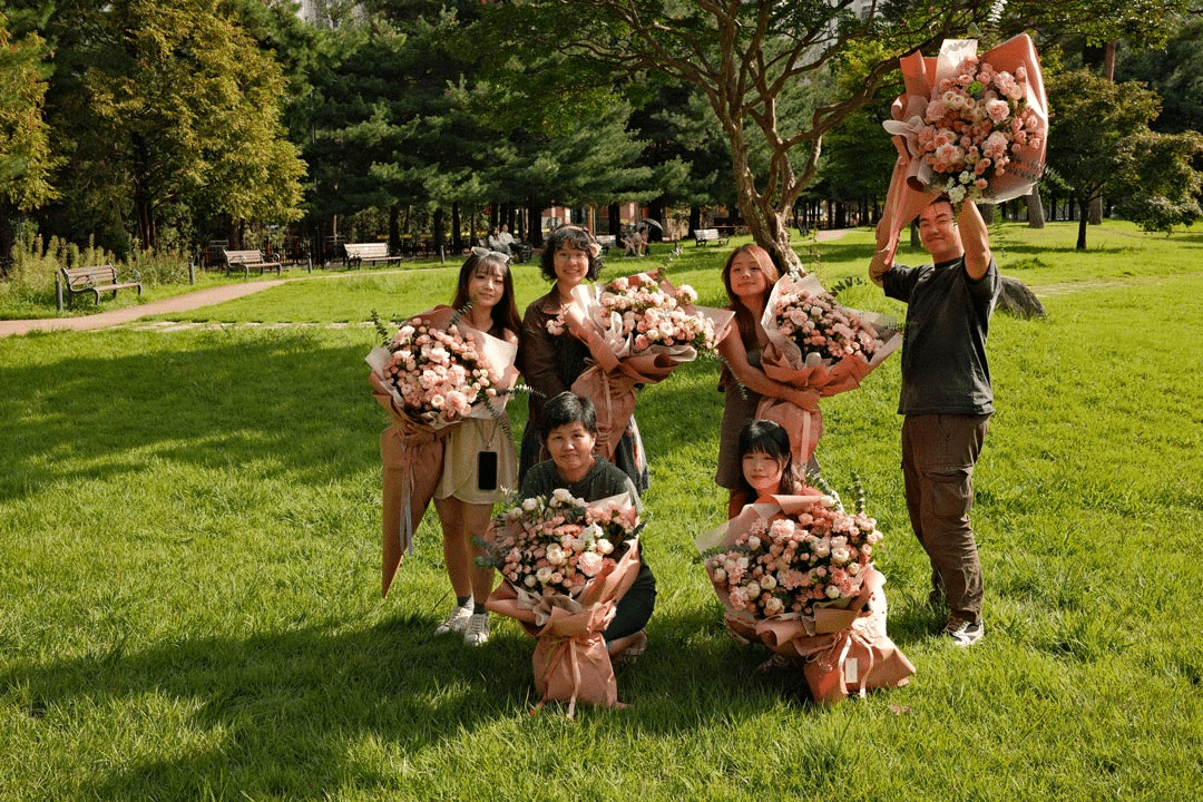 flowers and kisses group photo